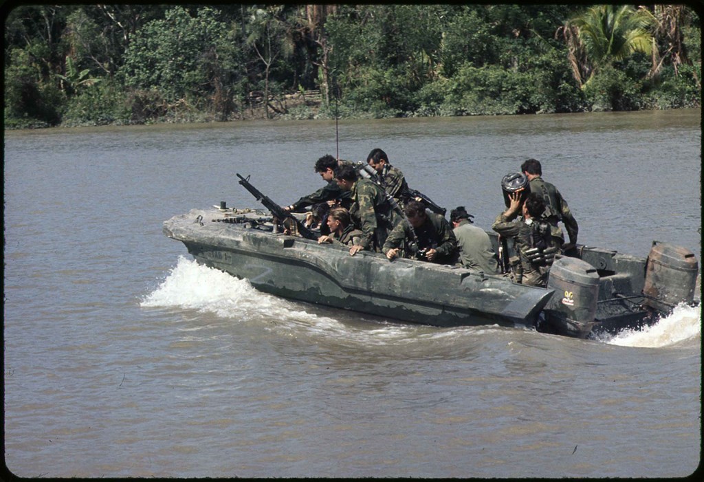 1962-03-10_Seal_Team_One_AssaultBoat_NARA-558512
