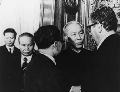 Kissinger with Le Duc Tho