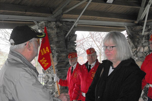 Chairman Steve Petak presenting Vietnam Veteran Lapel Pin to a Massachusetts Vietnam veteran.