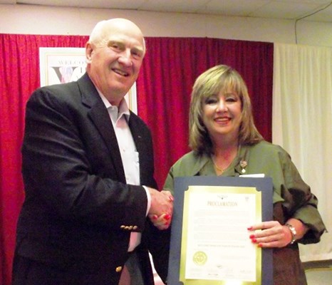 Fort Worth City Councilman, Dennis Shingleton, presents American Legion Auxiliary President
