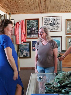 Ceremony for MI VVA Chapter 571 by the Lansing Chapter, NSDAR