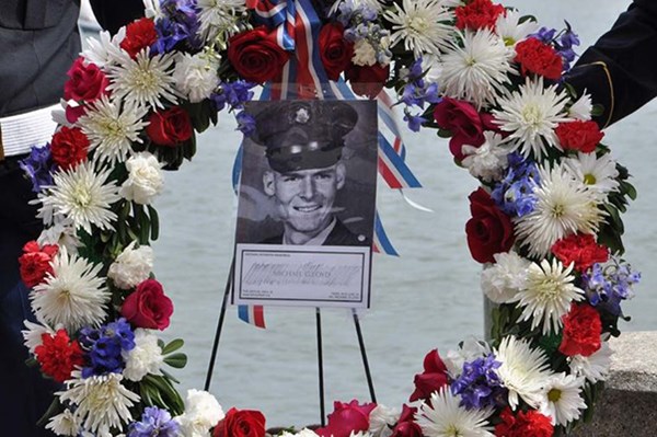 Michael Glenn Loyd Photo and Wreath