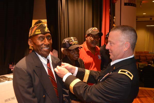 Vietnam_Lapel_Pin_&#40;40&#41;