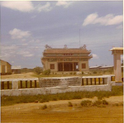 Vietnamese_structure_alon_QL-1_south,_outside_of_Qui_Nhon