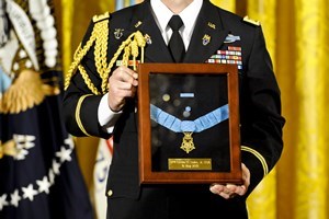 Leslie_H._Sabo_Jr._Medal_of_Honor_Ceremony_1