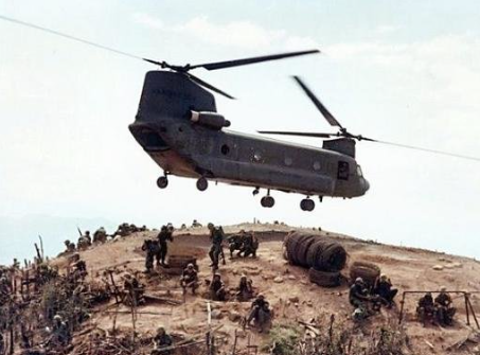 Photo of a Boeing CH-47 Chinook.