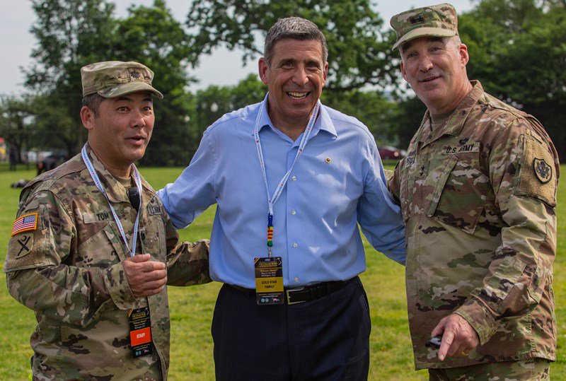 Photo of U.S. Army Maj. Gen. Edward.J. Chrystal, Jr. (right) with Tony Cordero, SDIT founder and president <(<small> center </small>), and U.S. Army Lt Col James A. Tom of the VWC. 