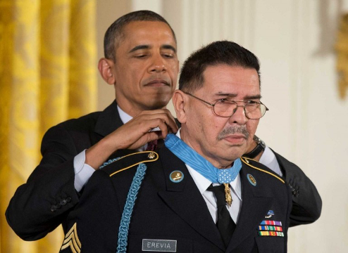 President Barack Obama bestows the Medal of Honor on Santiago Erevia at the White House, March 18, 2014. (White House)